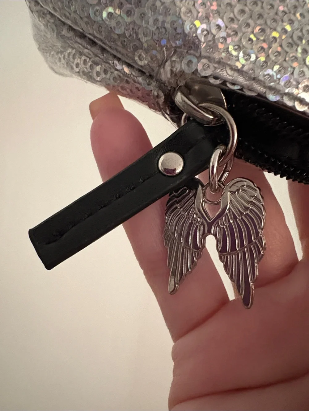 *FLAWED* Victoria Secret ANGELS Runway Collection makeup bag